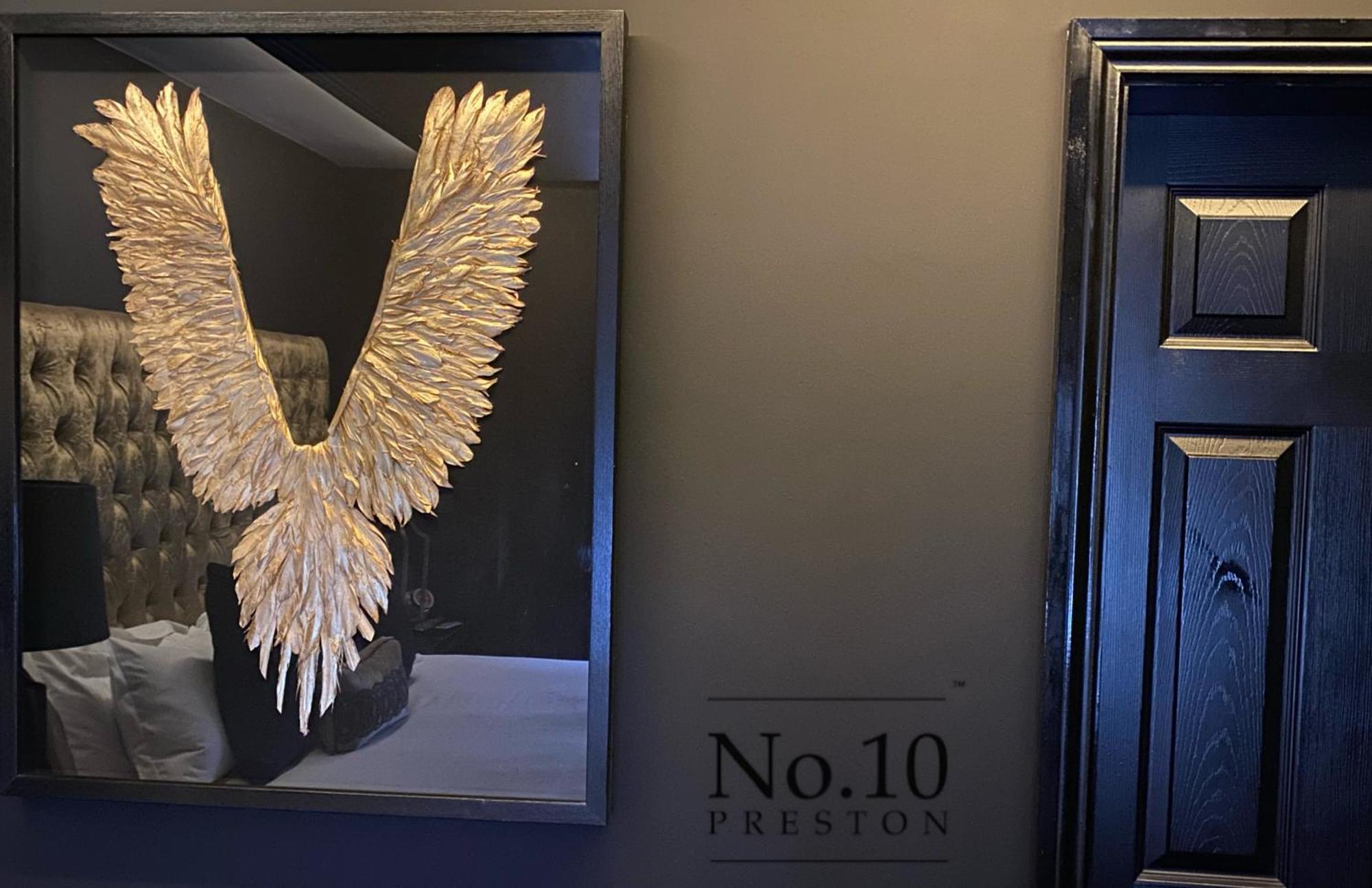No.10 Preston Hotell Exteriör bild